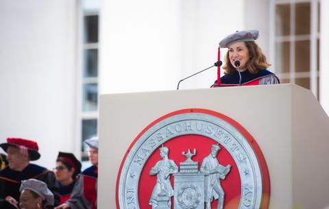 Image of Cindy Barnhart delivering a speech 